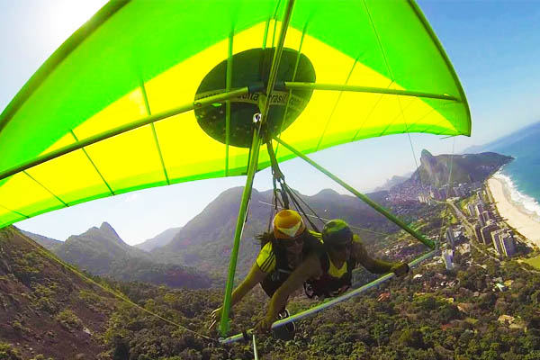 Hang gliding in Rio